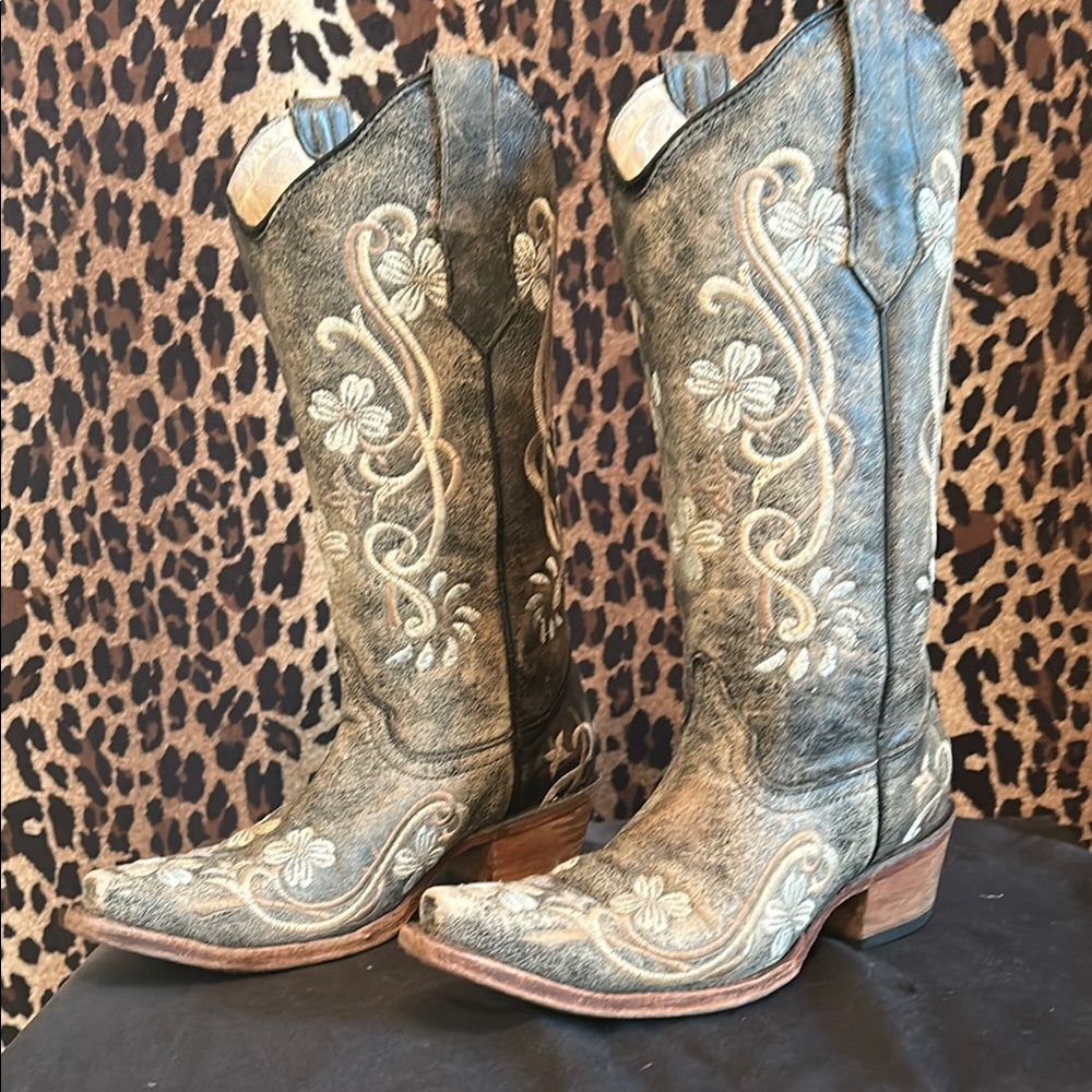 Embroidered Western Cowboy Boots